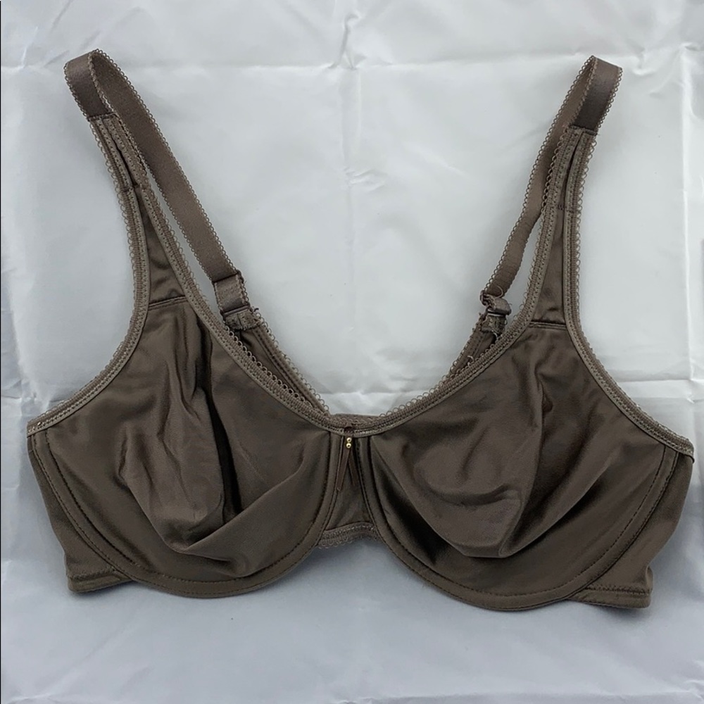 2 Wacoal  855192 38 D underwire preowned bras